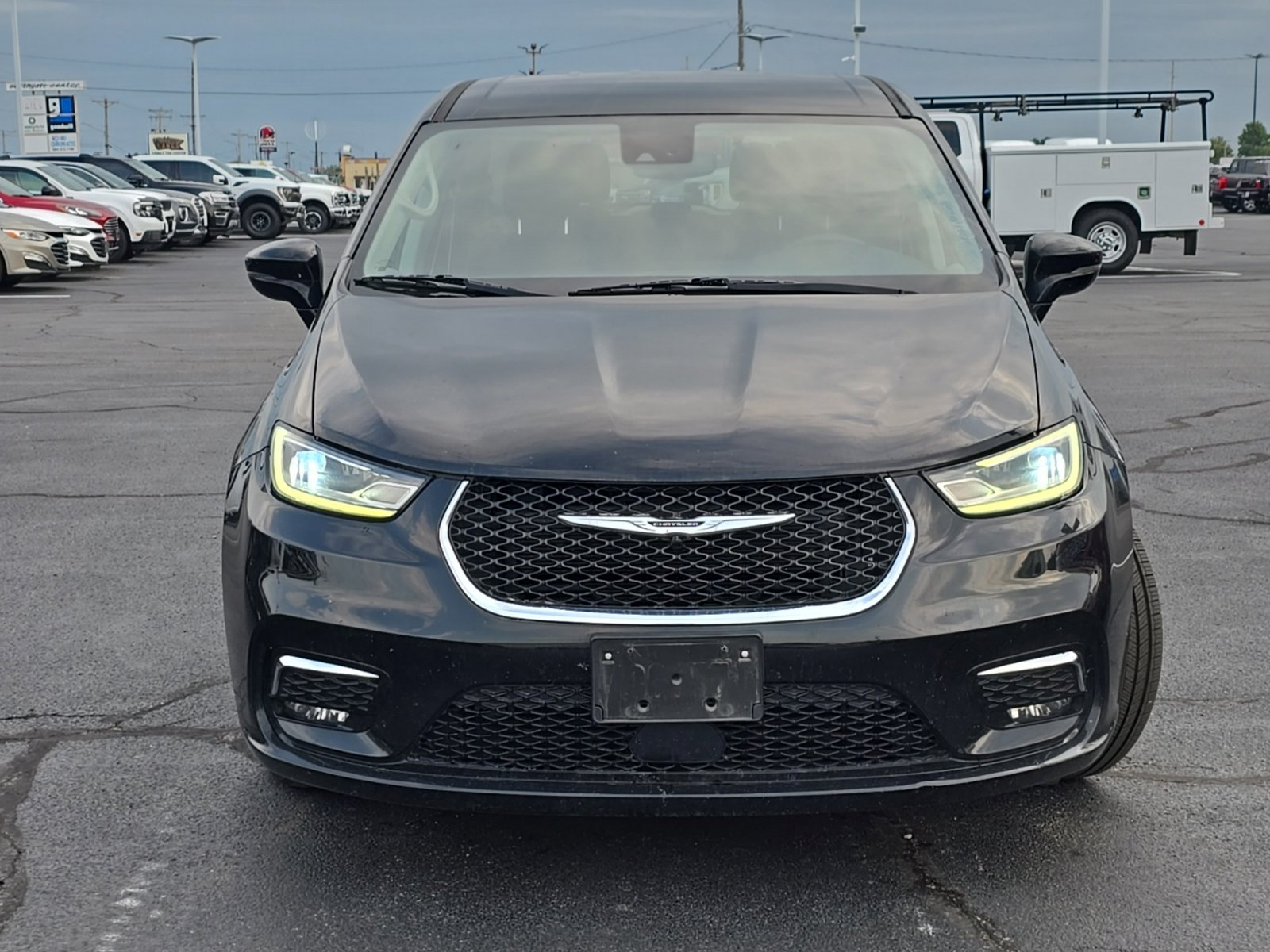 Used 2024 Chrysler Pacifica Touring-L FWD image 56