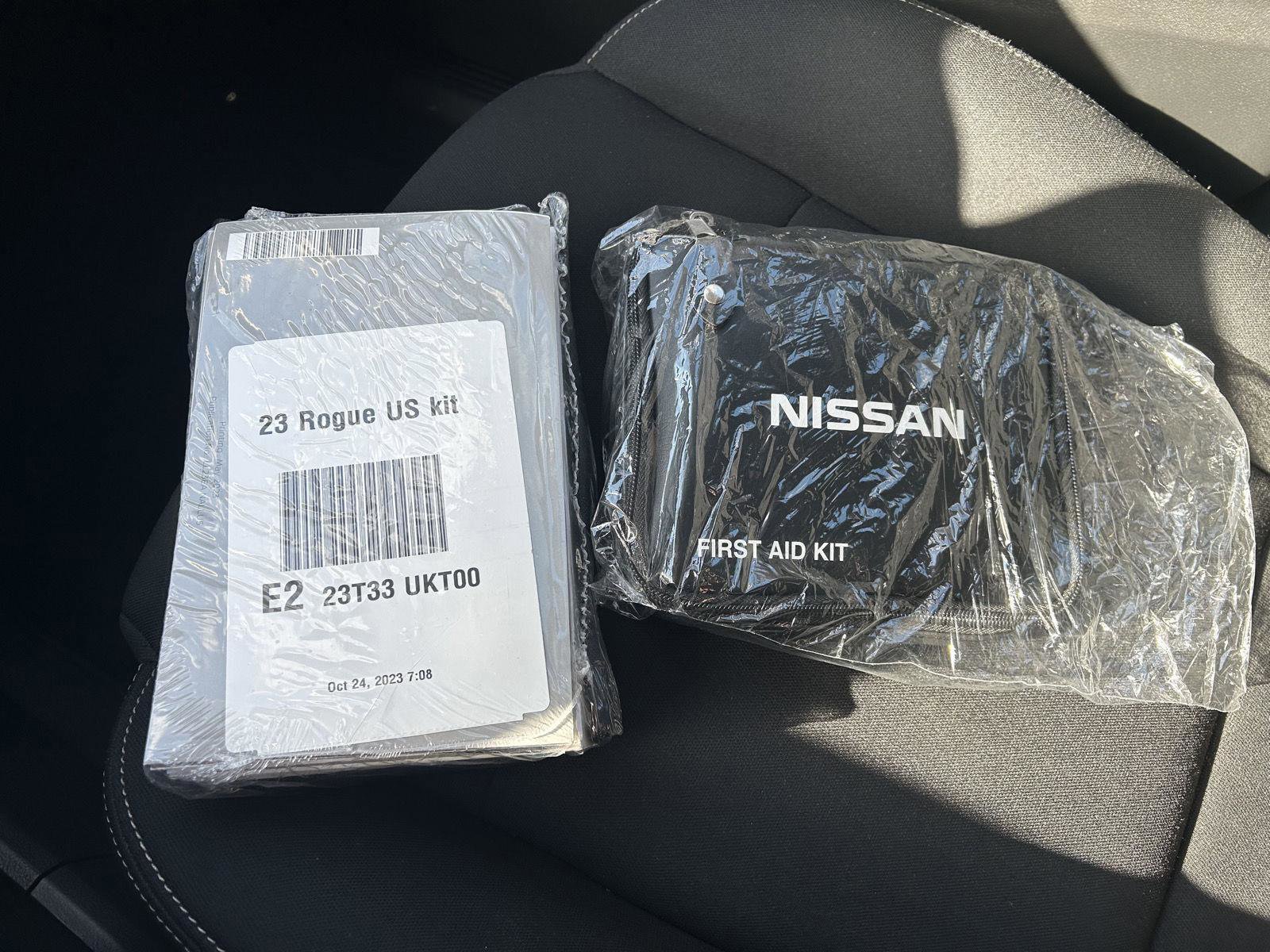 Used 2023 Nissan Rogue S image 29