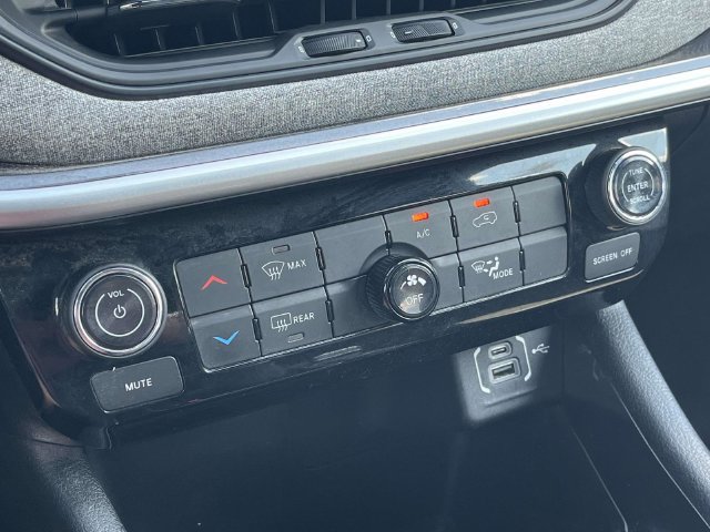 Used 2023 Jeep Compass Latitude AWD/4WD image 30