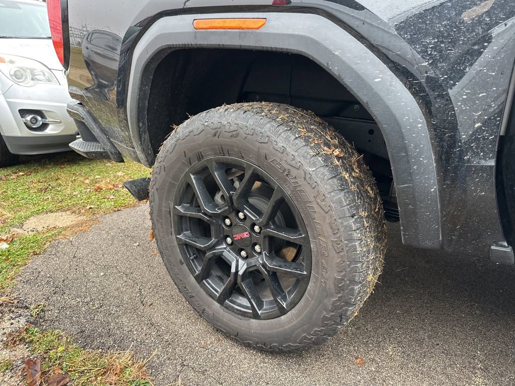 Used 2023 GMC Canyon Denali w/ Denali Black Edition image 7