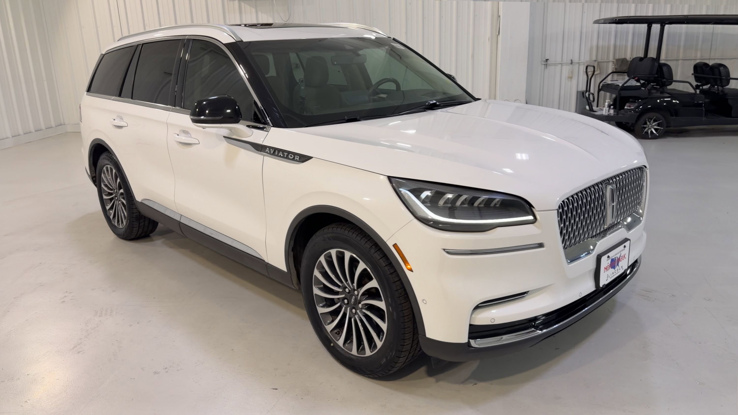 Used 2022 Lincoln Aviator Reserve w/ Equipment Group 201A image 3