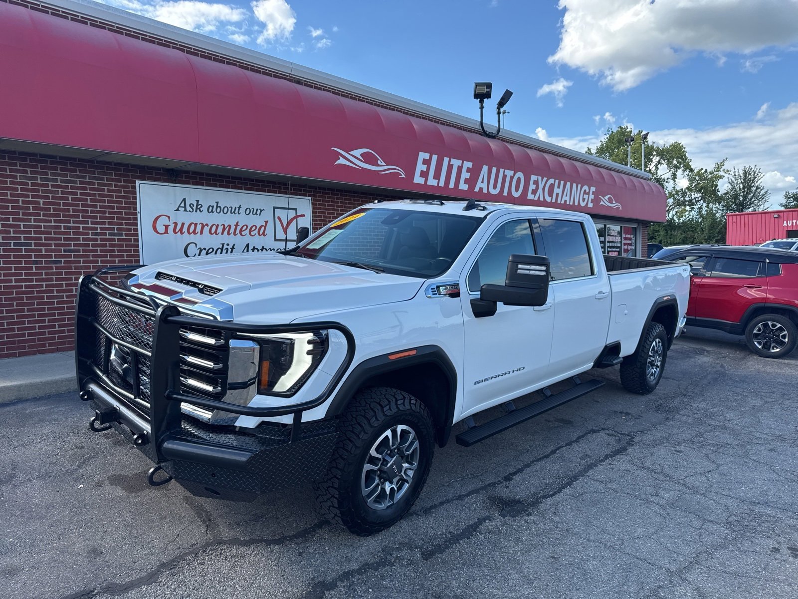 Used 2024 GMC Sierra 3500 SLE w/ SLE Value Package image 1