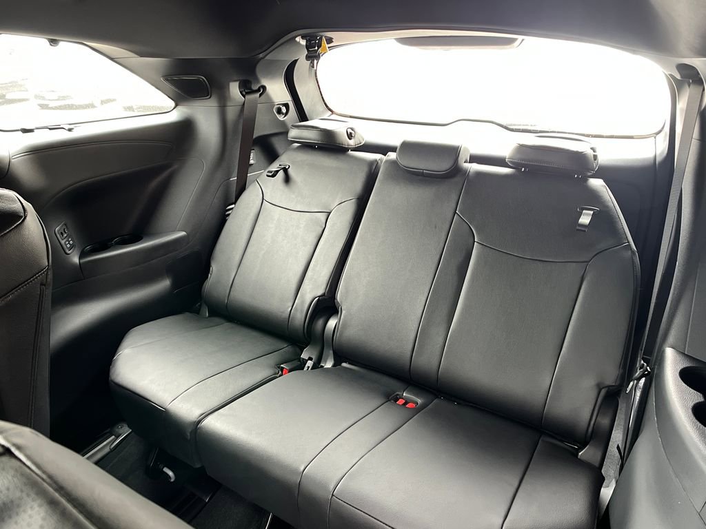 New 2026 Toyota Sienna Platinum image 24