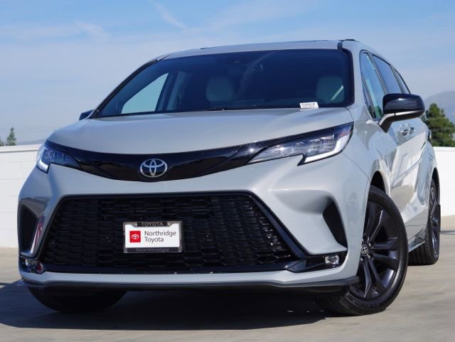 Certified 2026 Toyota Sienna XSE image 2