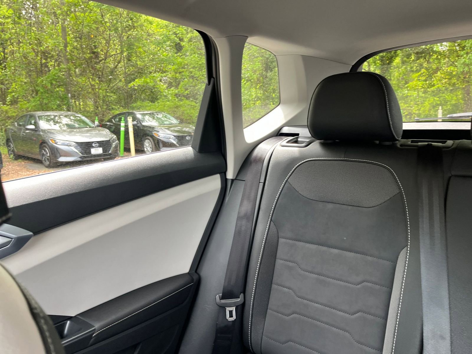 Used 2025 Volkswagen Taos SE image 40