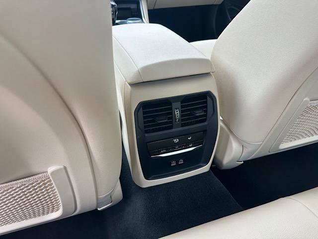 Certified 2021 BMW 330i xDrive Sedan w/ Convenience Package image 22