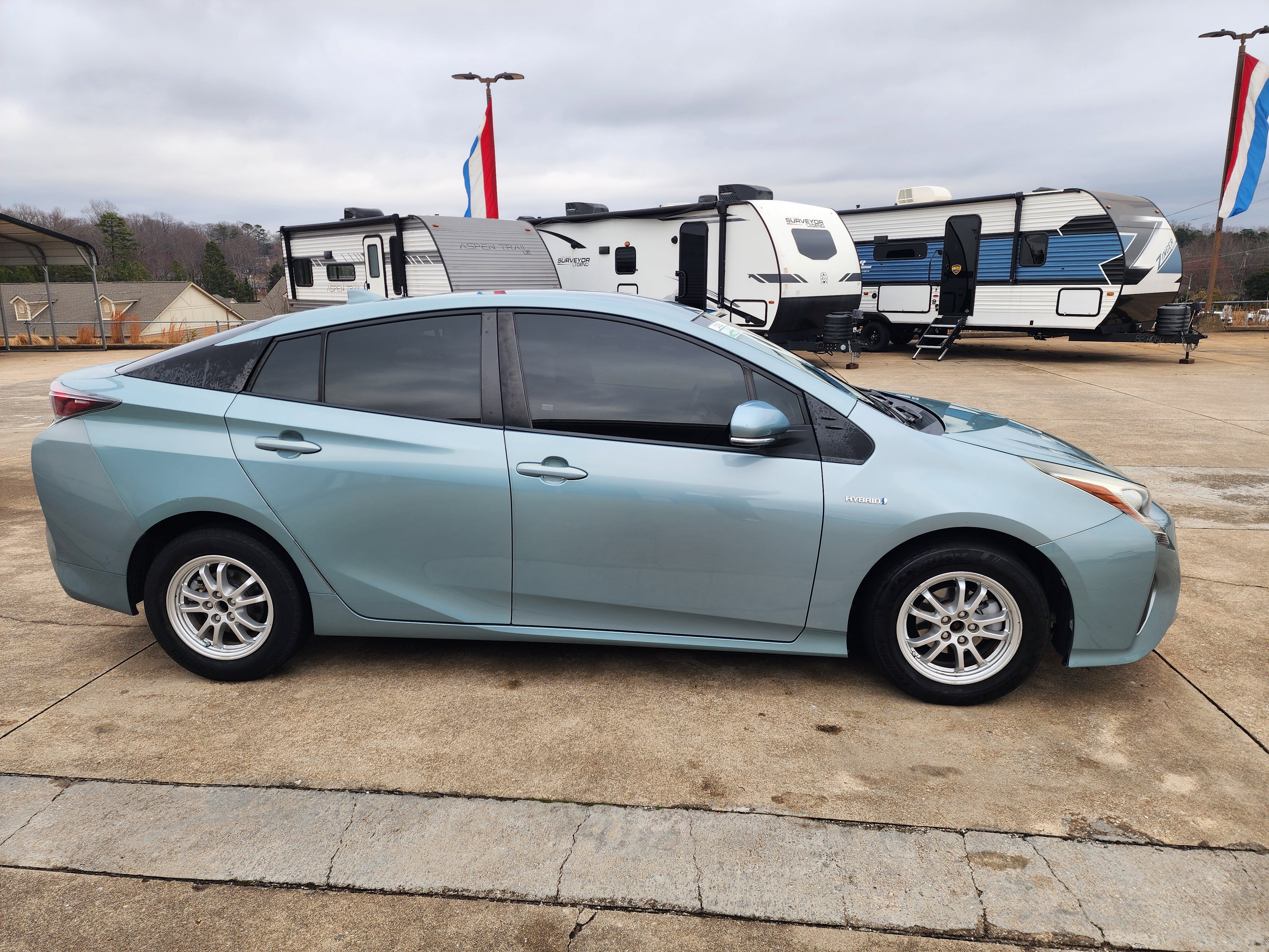 Used 2016 Toyota Prius Two FWD image 3