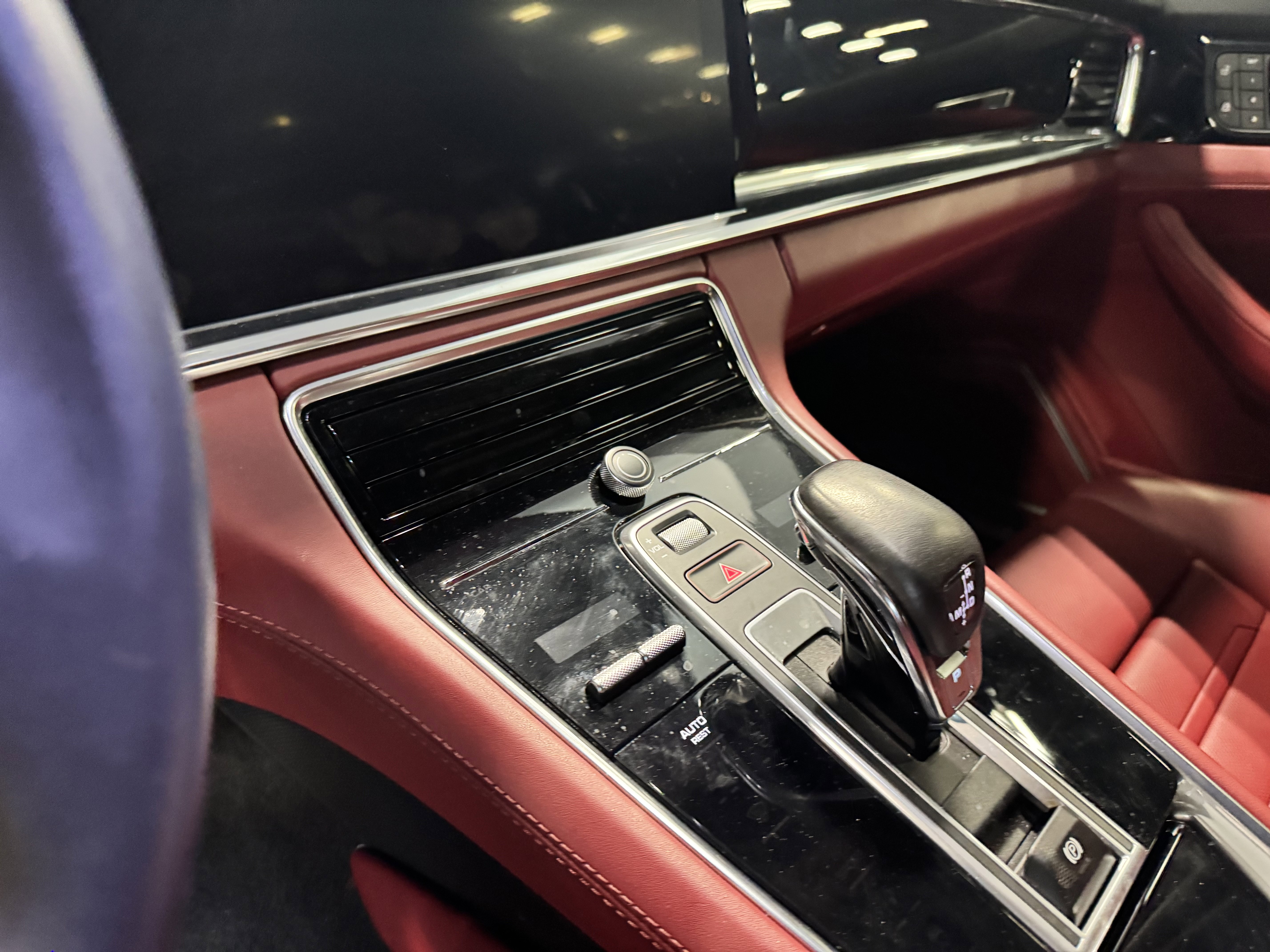 Used 2022 Porsche Panamera 4 image 27