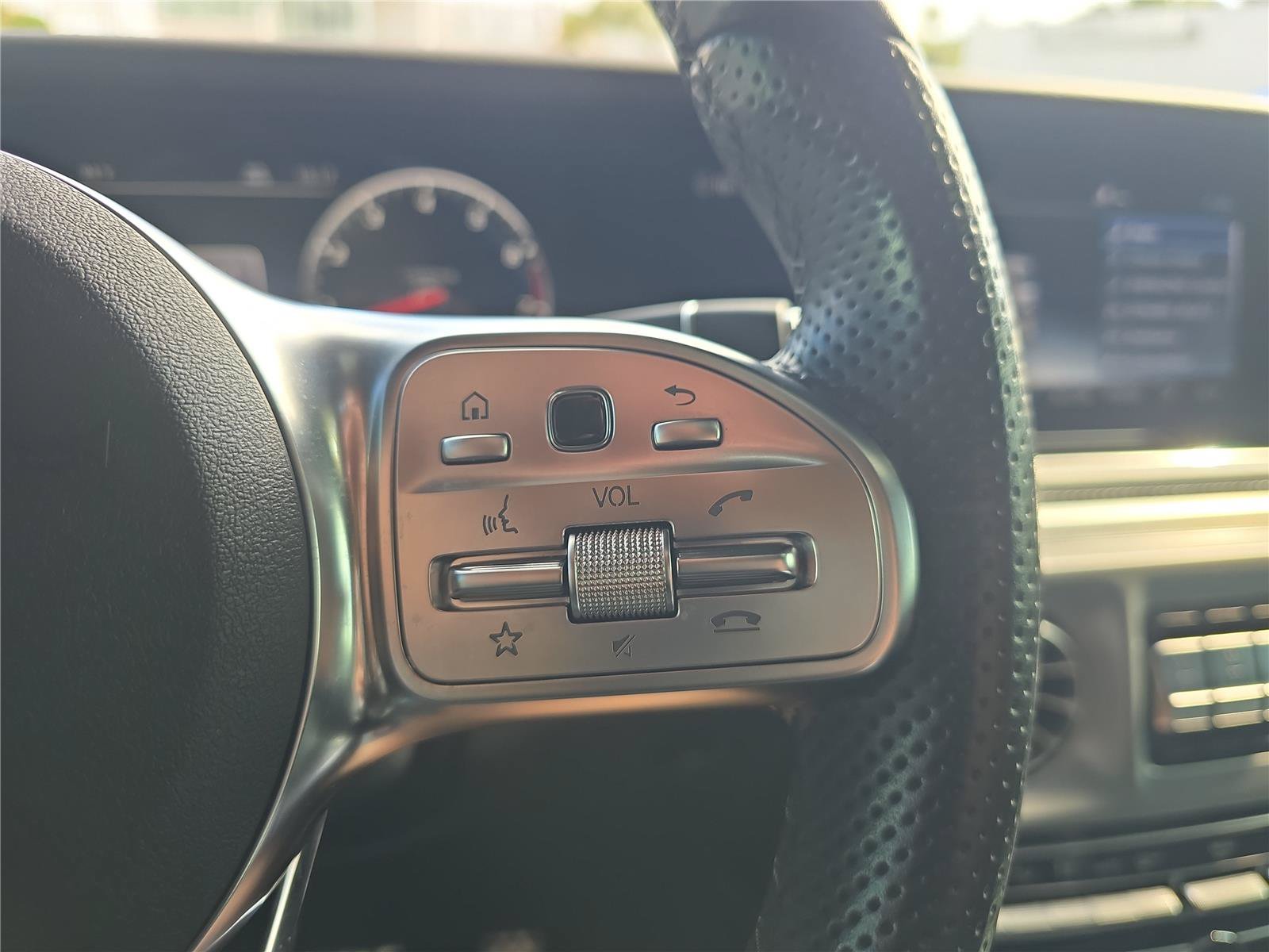 Used 2023 Mercedes-Benz G 550 image 23