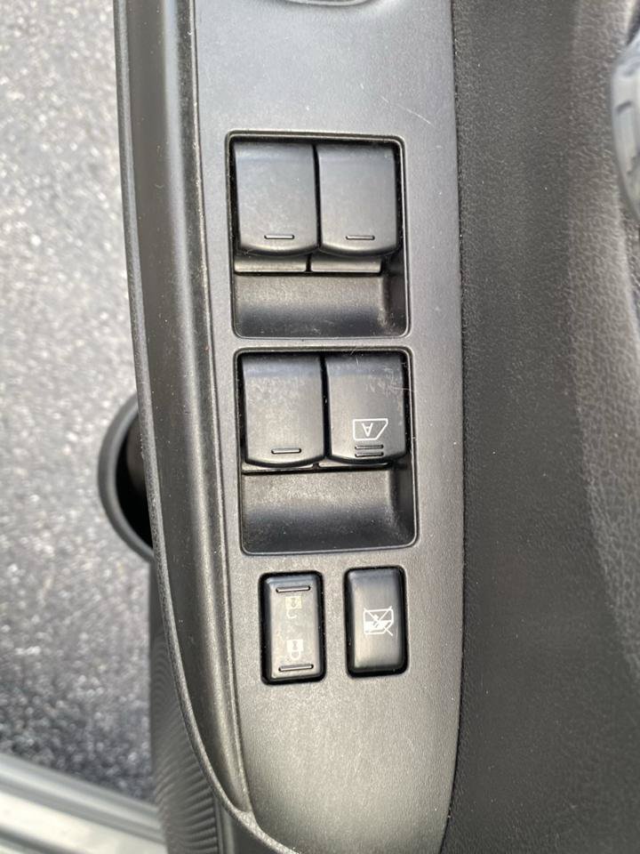 Used 2015 Nissan Versa Note SV FWD image 15