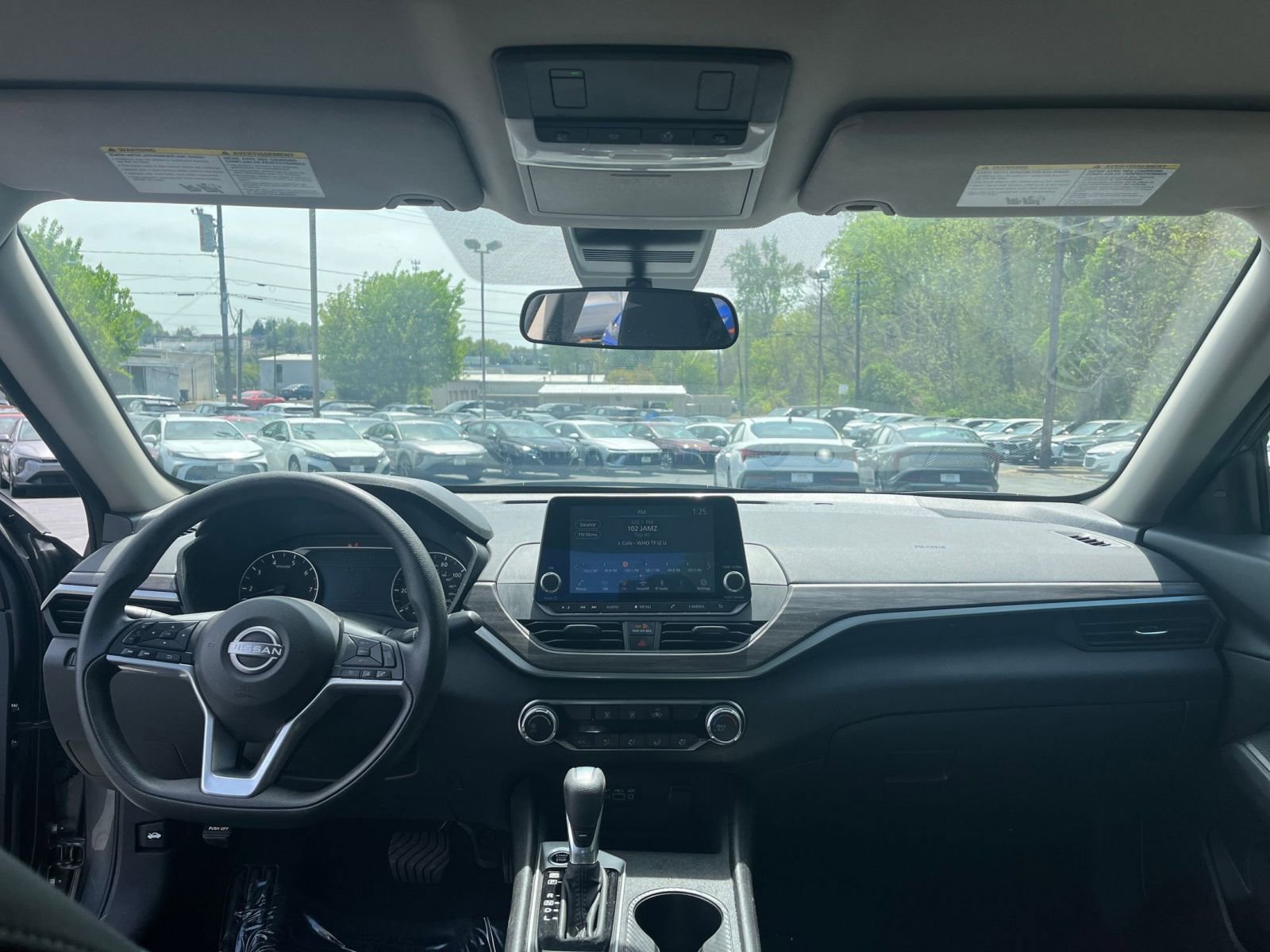 Used 2025 Nissan Altima 2.5 SV image 28