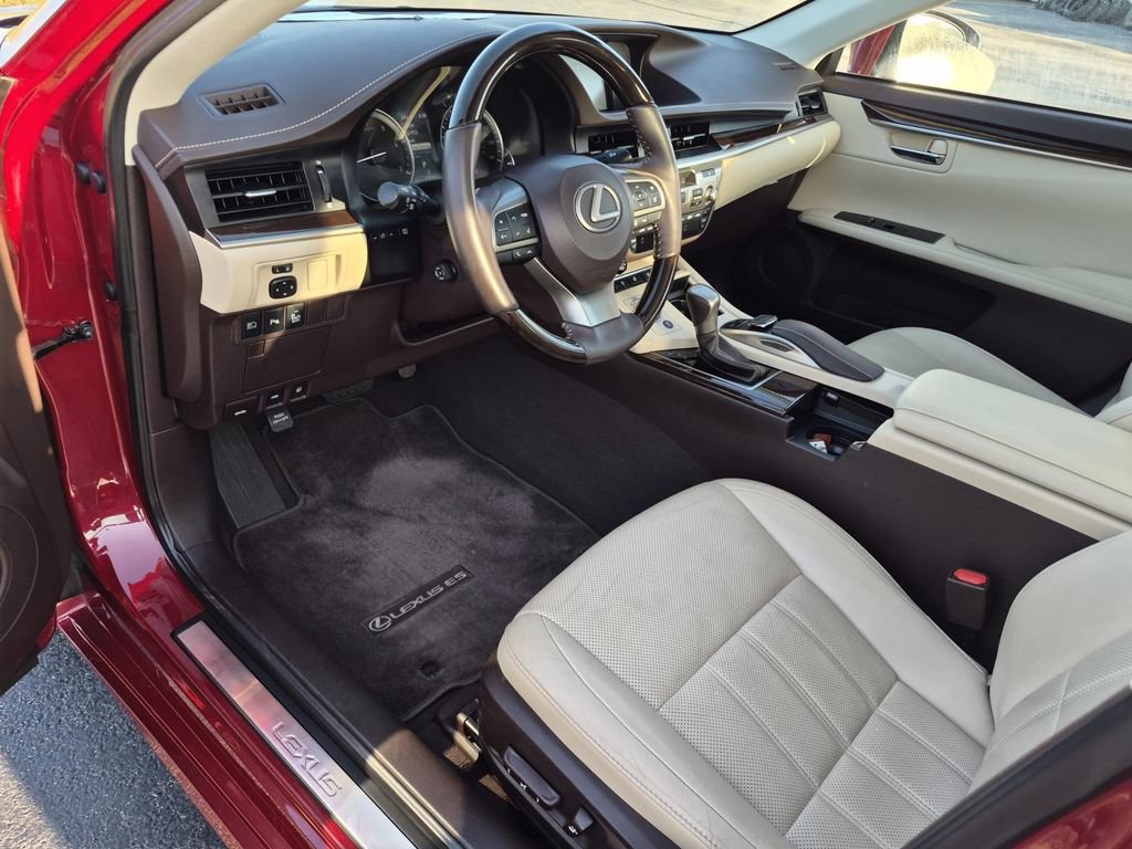 Used 2017 Lexus ES 350 w/ Luxury Package FWD image 11