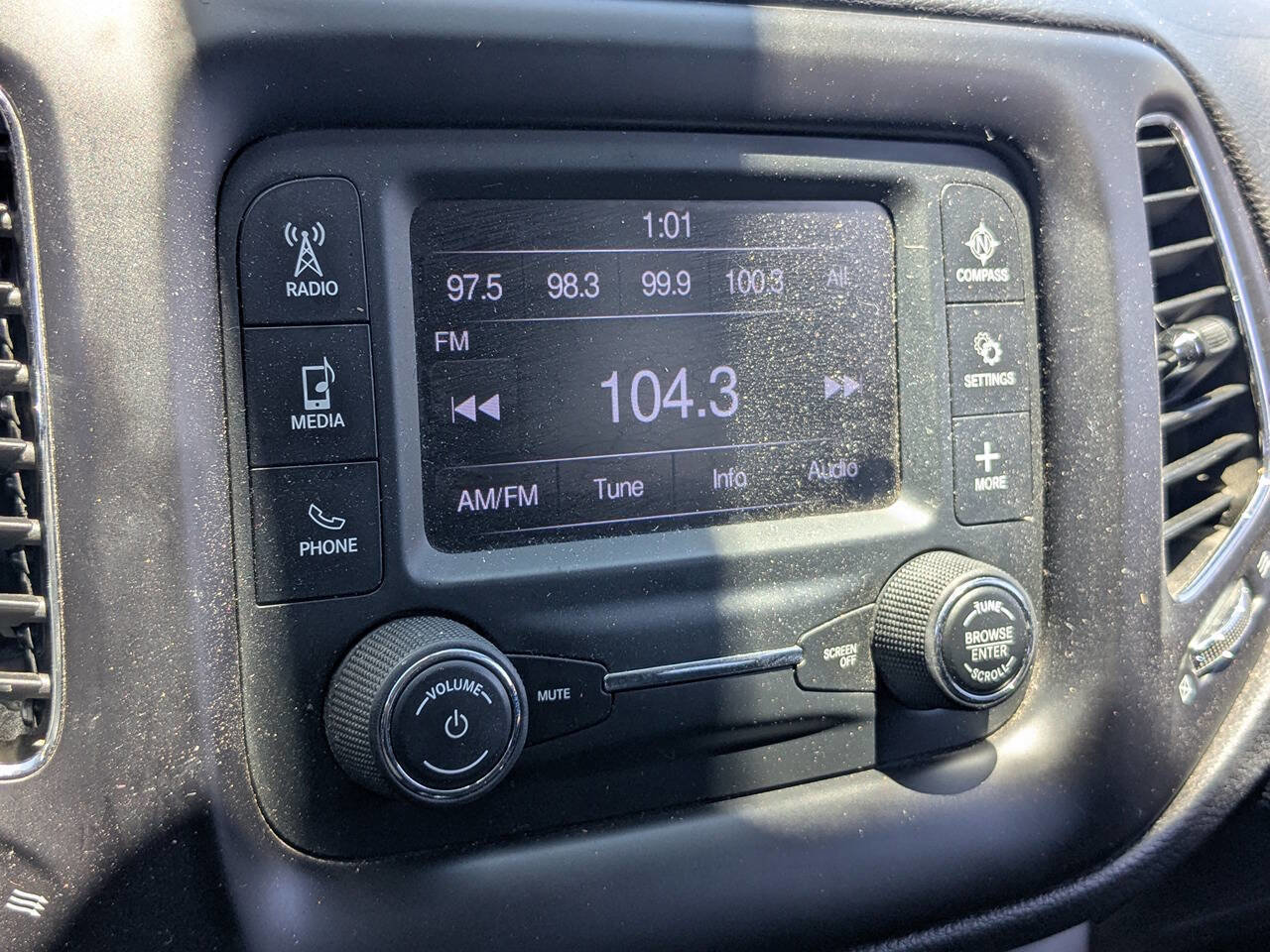 Used 2018 Jeep Compass Sport image 23