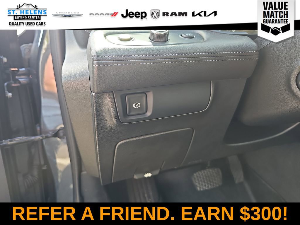 Used 2017 Buick LaCrosse Essence w/ Sun and Shade Package FWD image 15