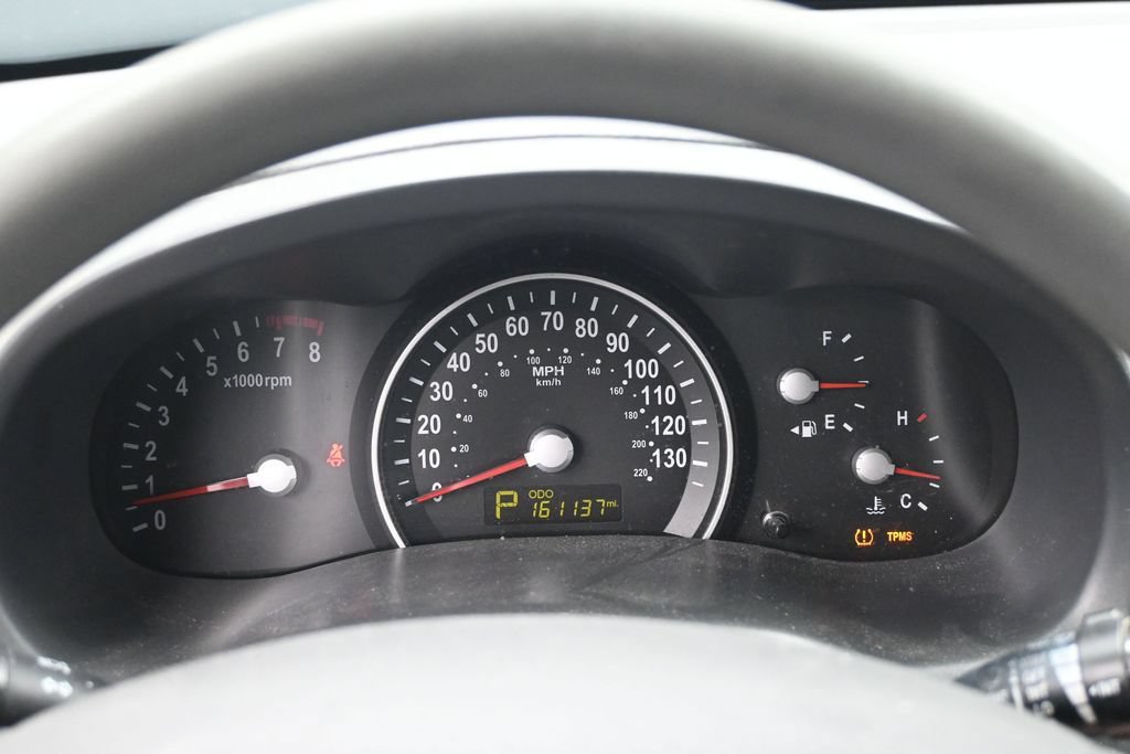 Used 2012 Kia Sedona LX FWD image 11