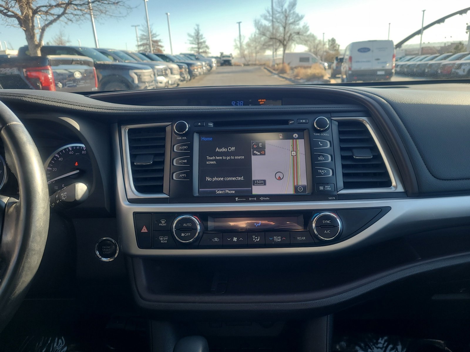 Used 2018 Toyota Highlander XLE image 12