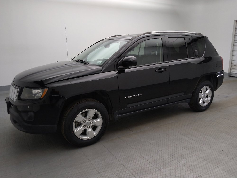 Used 2016 Jeep Compass Latitude FWD image 2