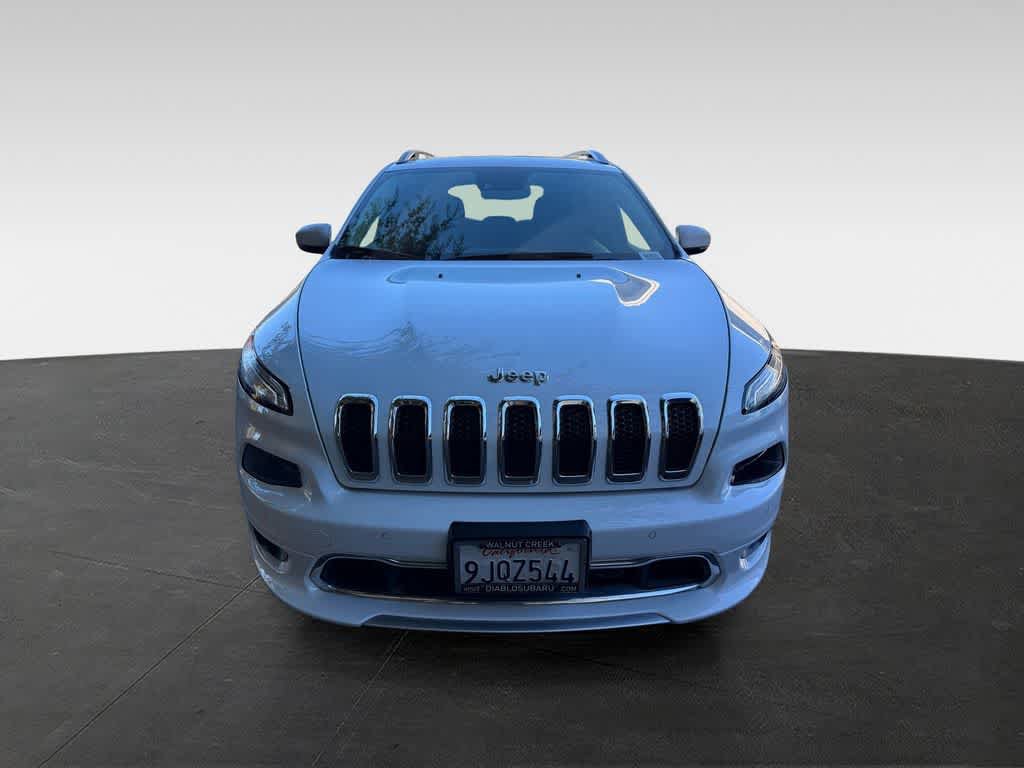 Used 2017 Jeep Cherokee Overland w/ Technology Group AWD/4WD image 6