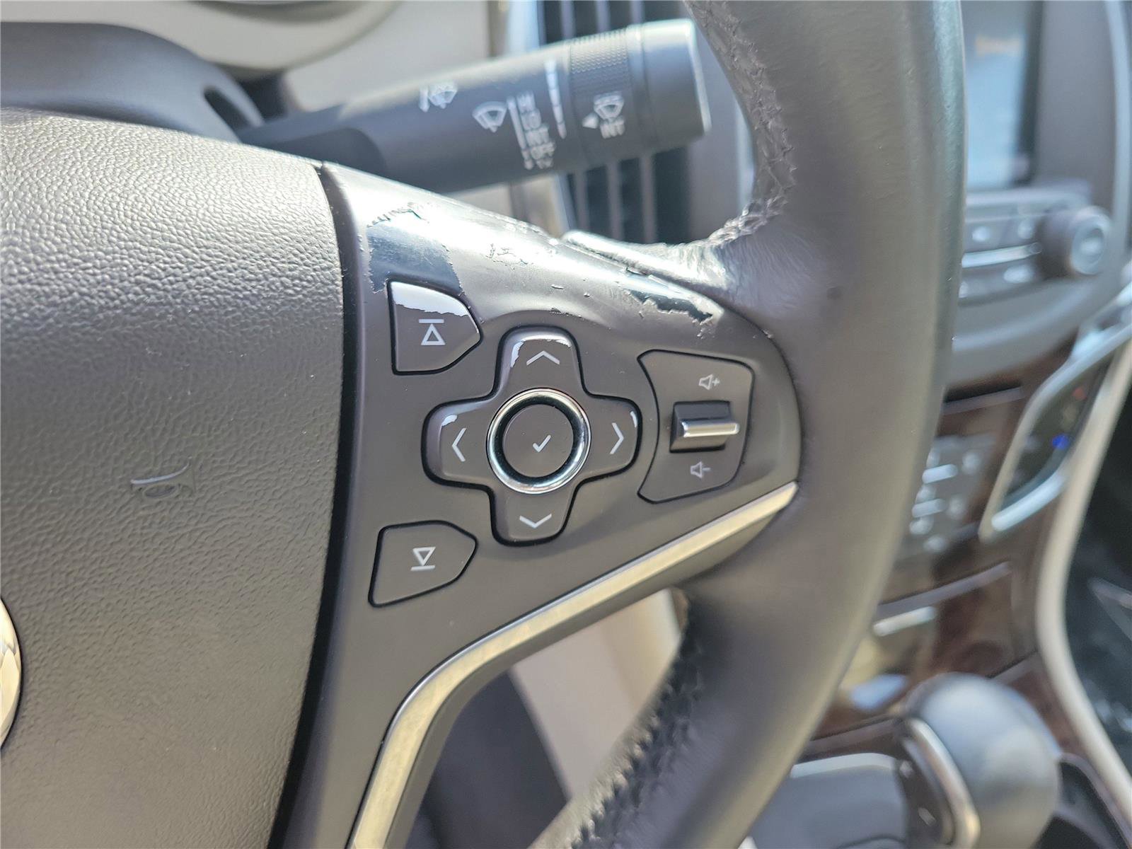 Used 2015 Buick LaCrosse image 25