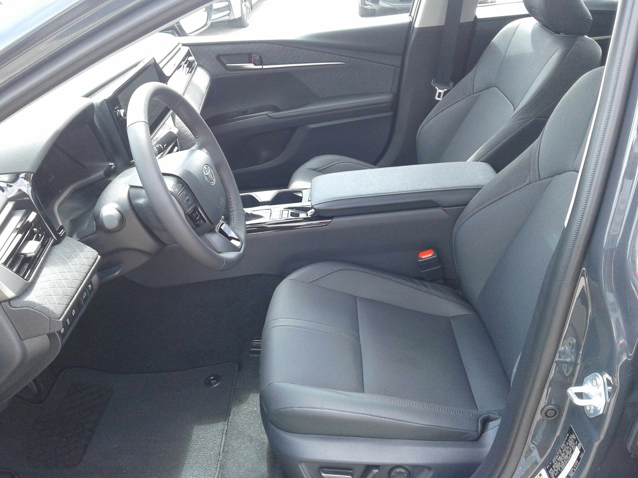 Used 2026 Toyota Camry XLE image 14