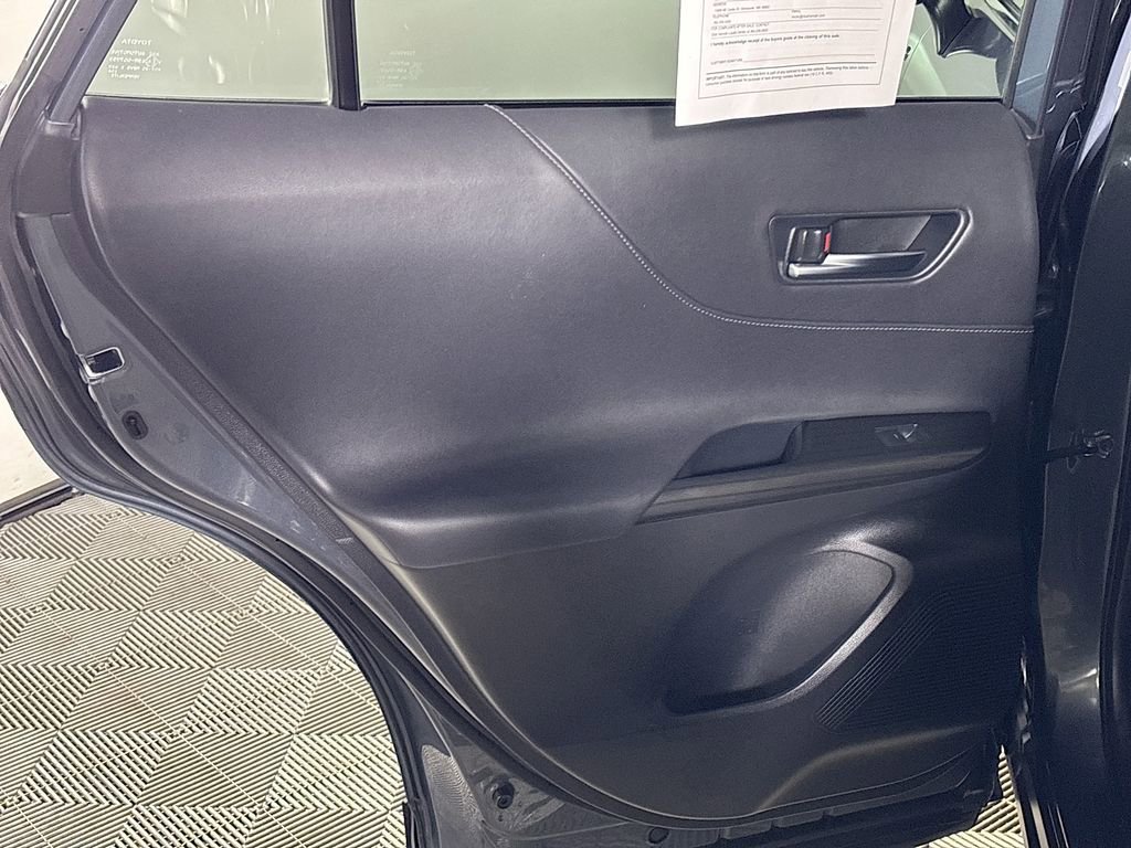 Used 2021 Toyota Venza XLE w/ Softex Package image 19