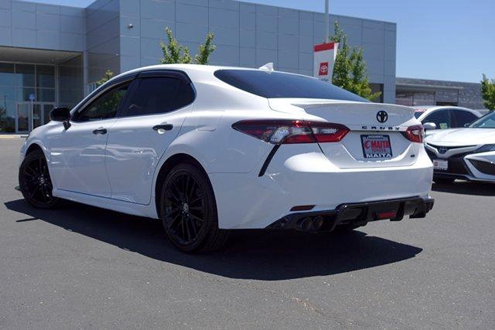 Used 2022 Toyota Camry SE FWD image 8