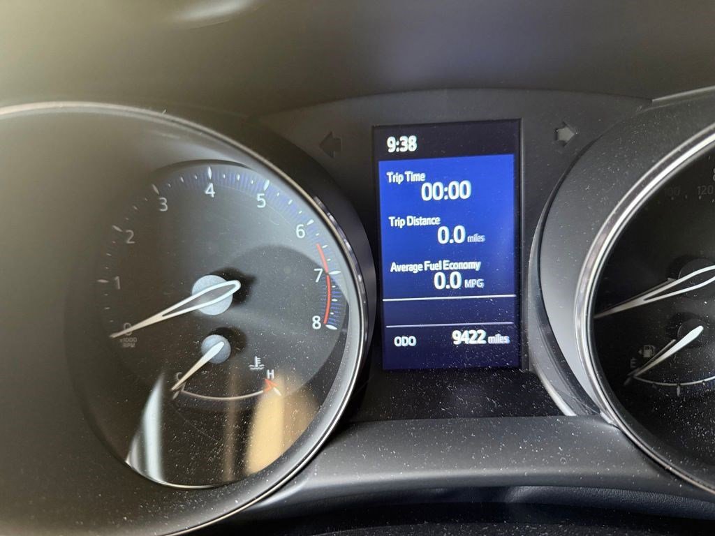 Certified 2022 Toyota C-HR XLE FWD image 6