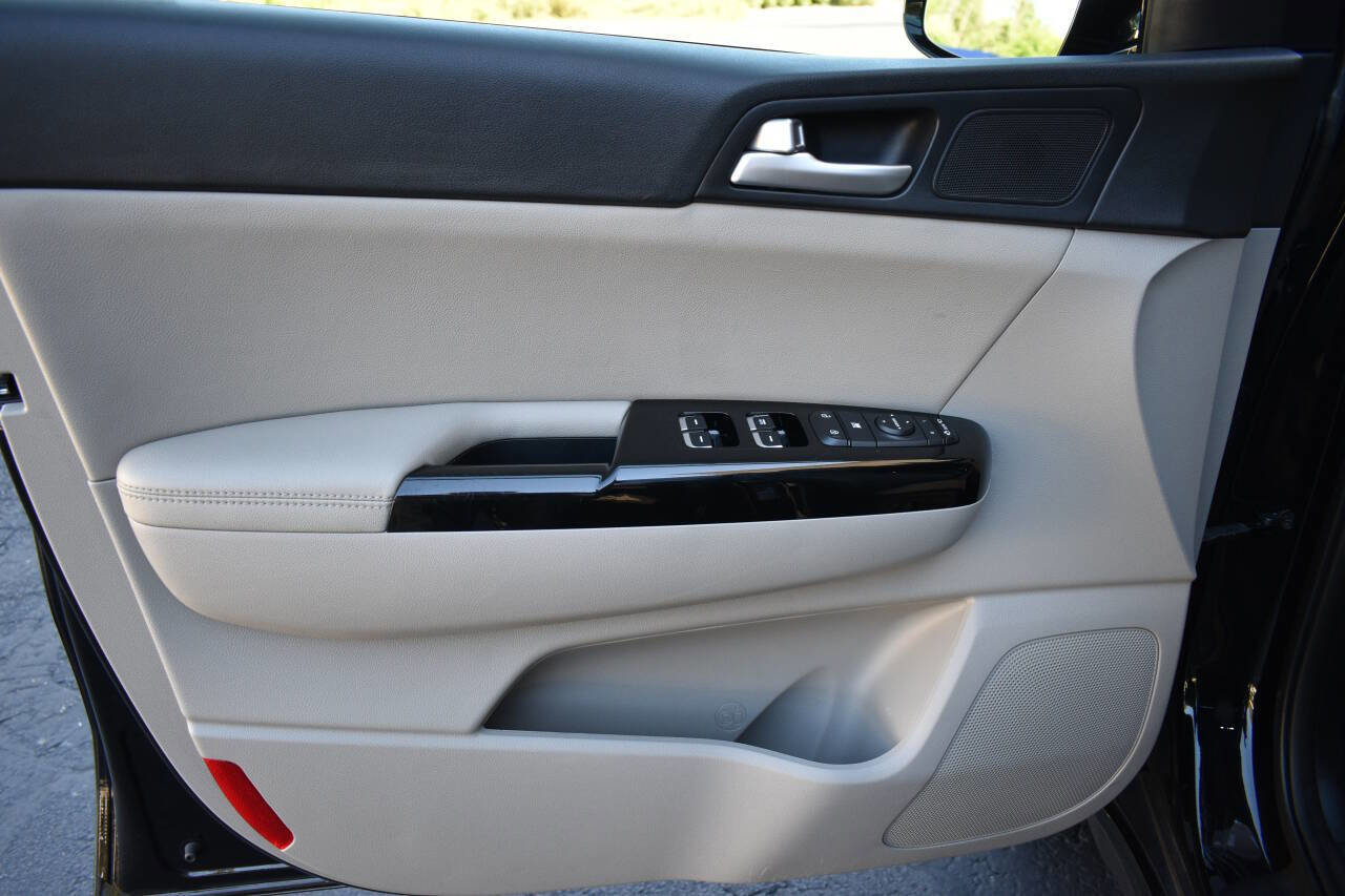 Used 2022 Kia Sportage Nightfall Edition w/ Nighfall AWD Premium Package image 16