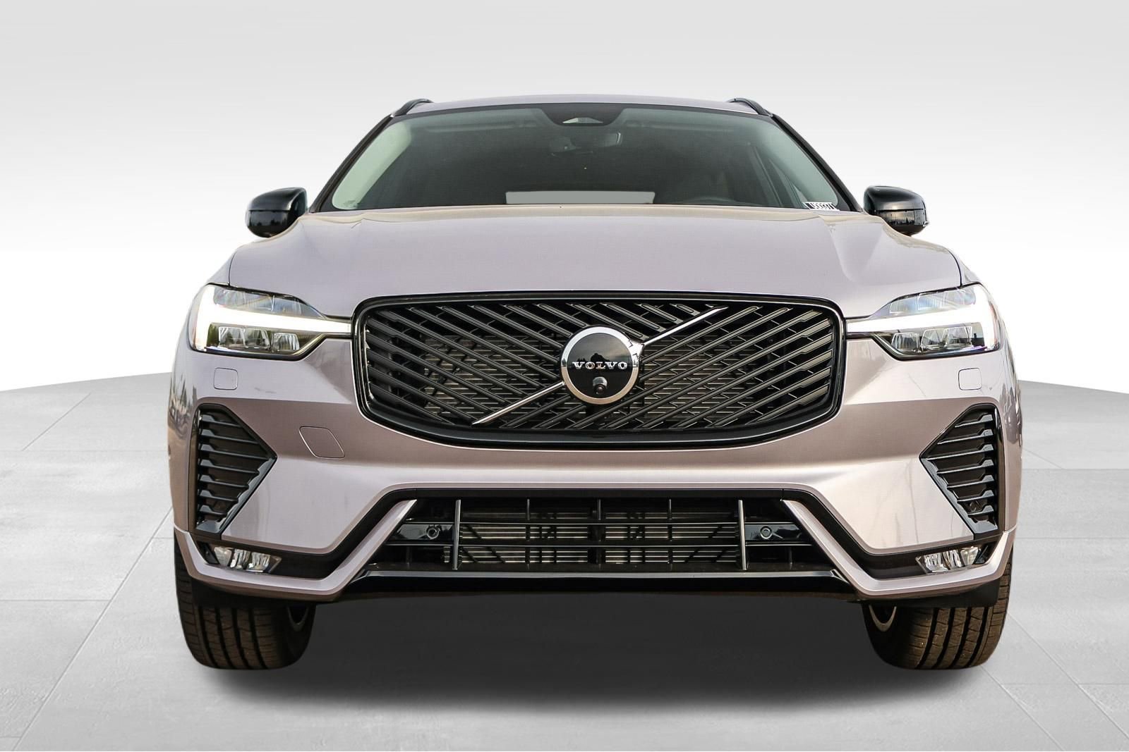 New 2026 Volvo XC60 B5 Plus w/ Climate Package image 2