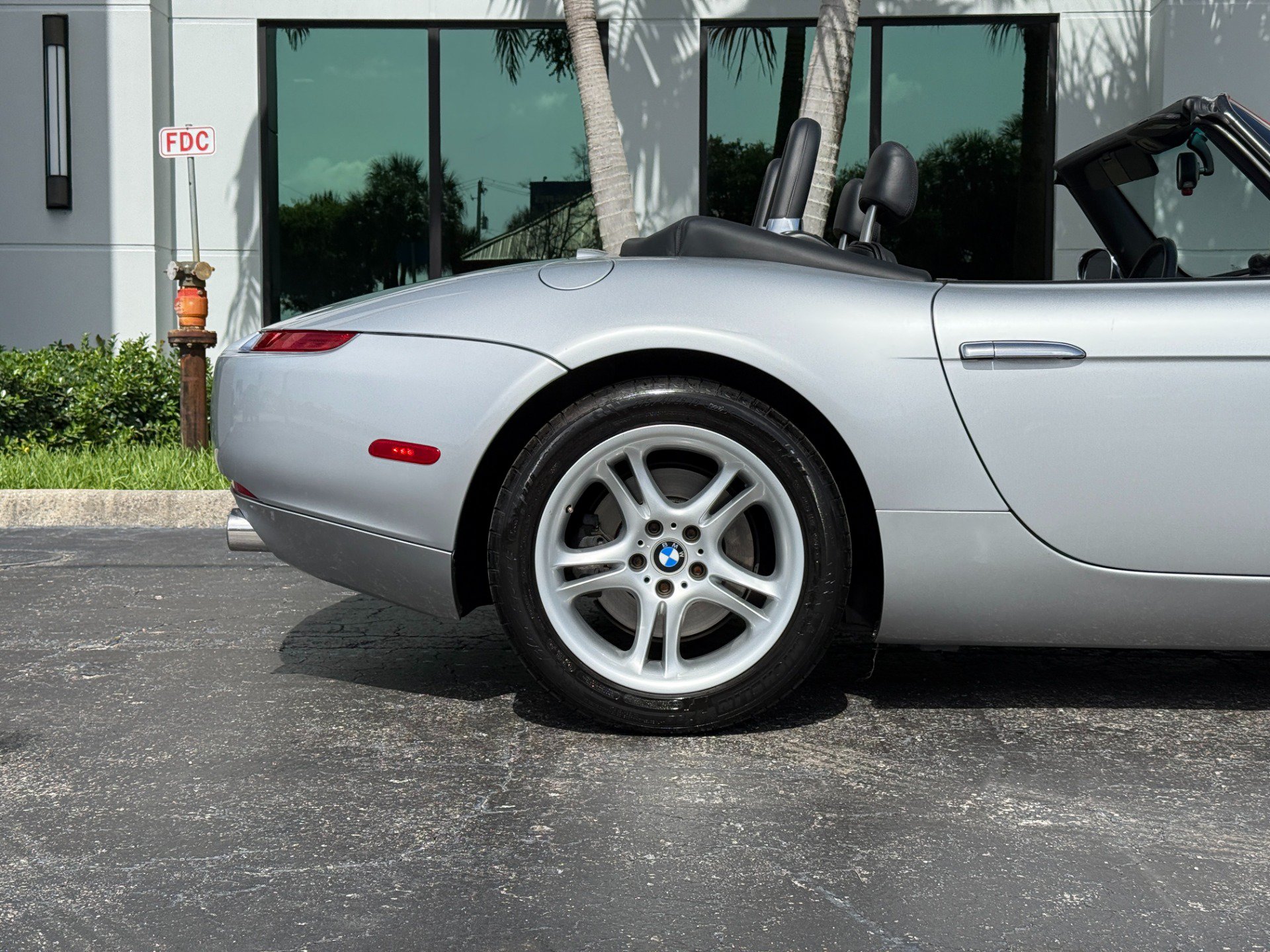 Used 2002 BMW Z8 RWD image 23
