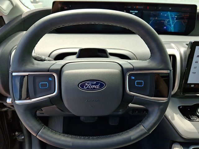Used 2025 Ford Expedition Active image 18