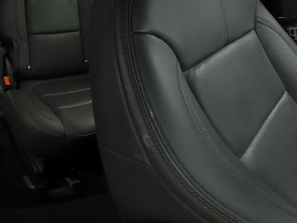 Used 2023 Chevrolet Traverse RS FWD image 17