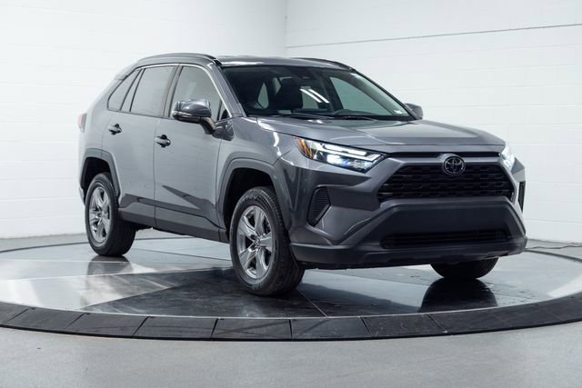 Used 2022 Toyota RAV4 XLE FWD image 4