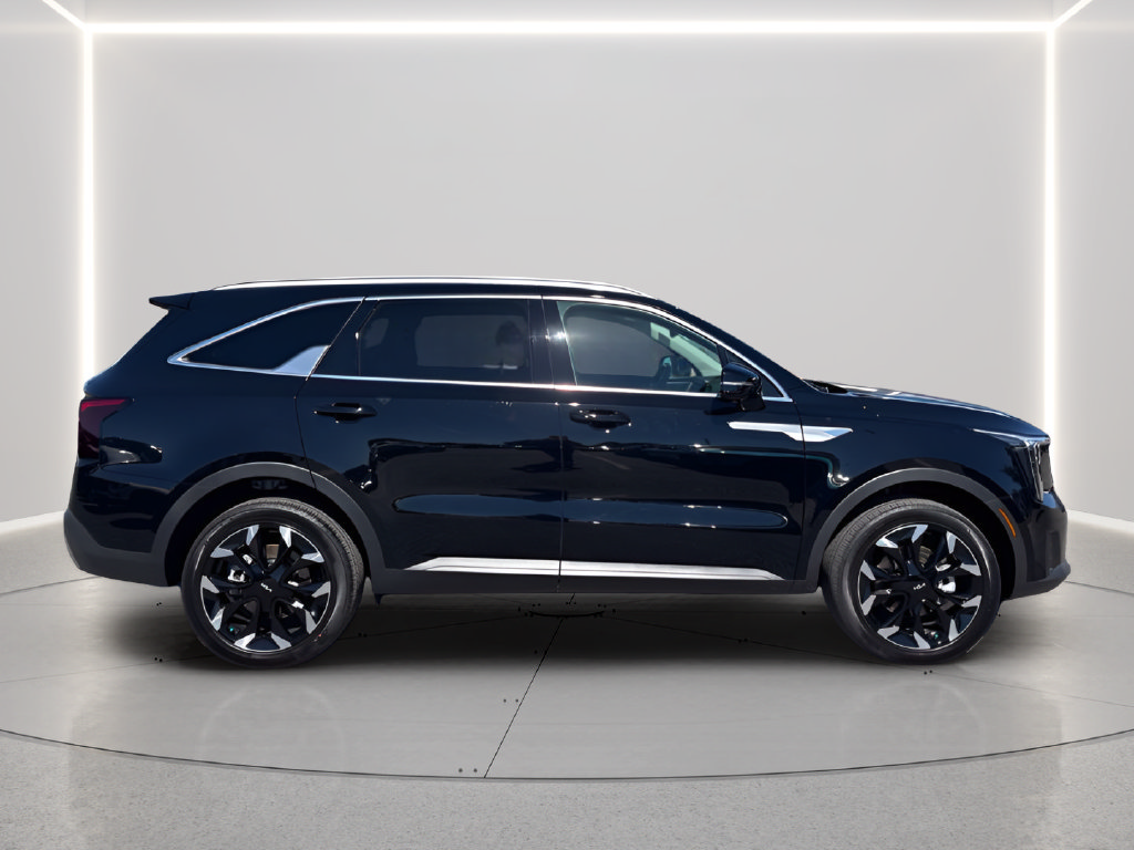 Certified 2026 Kia Sorento EX AWD/4WD image 6