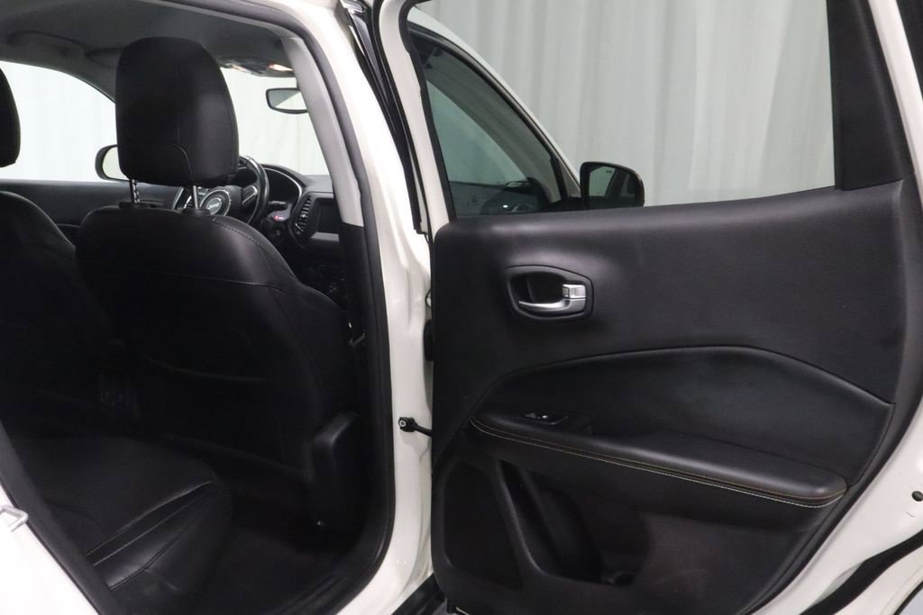 Certified 2020 Jeep Compass Latitude w/ Cold Weather Group AWD/4WD image 15