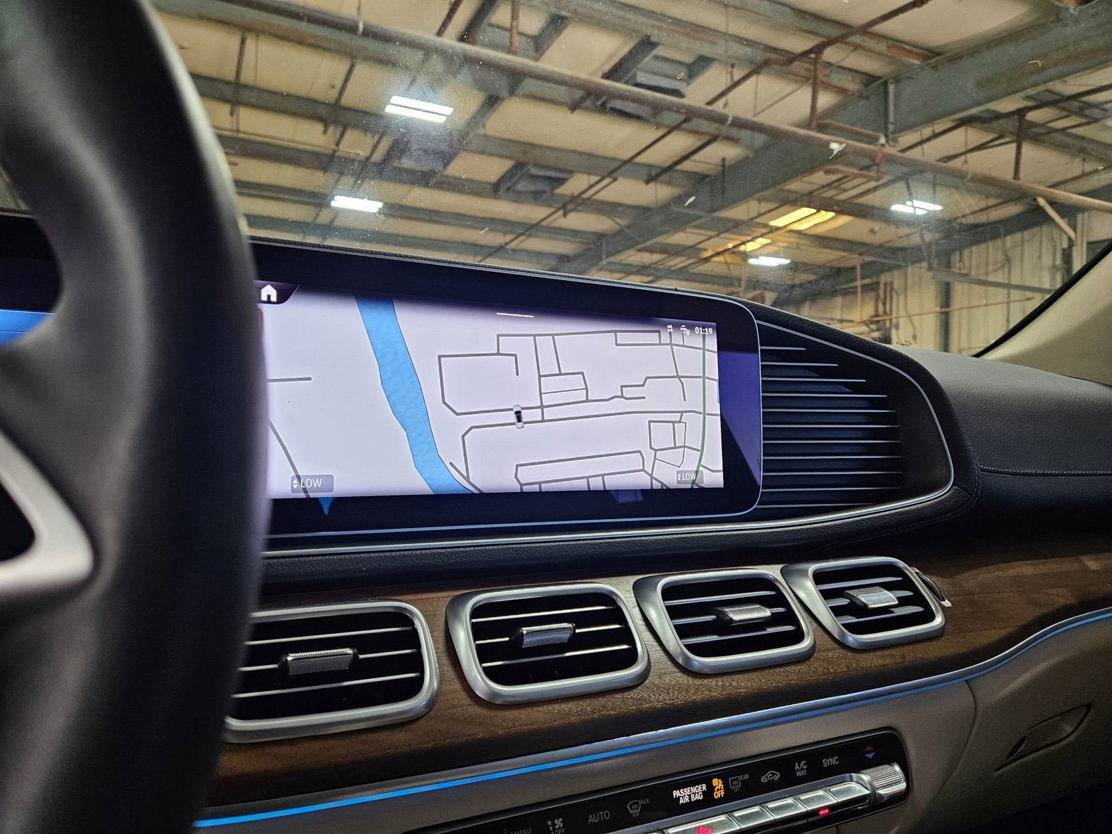 Used 2024 Mercedes-Benz GLS 450 4MATIC image 15