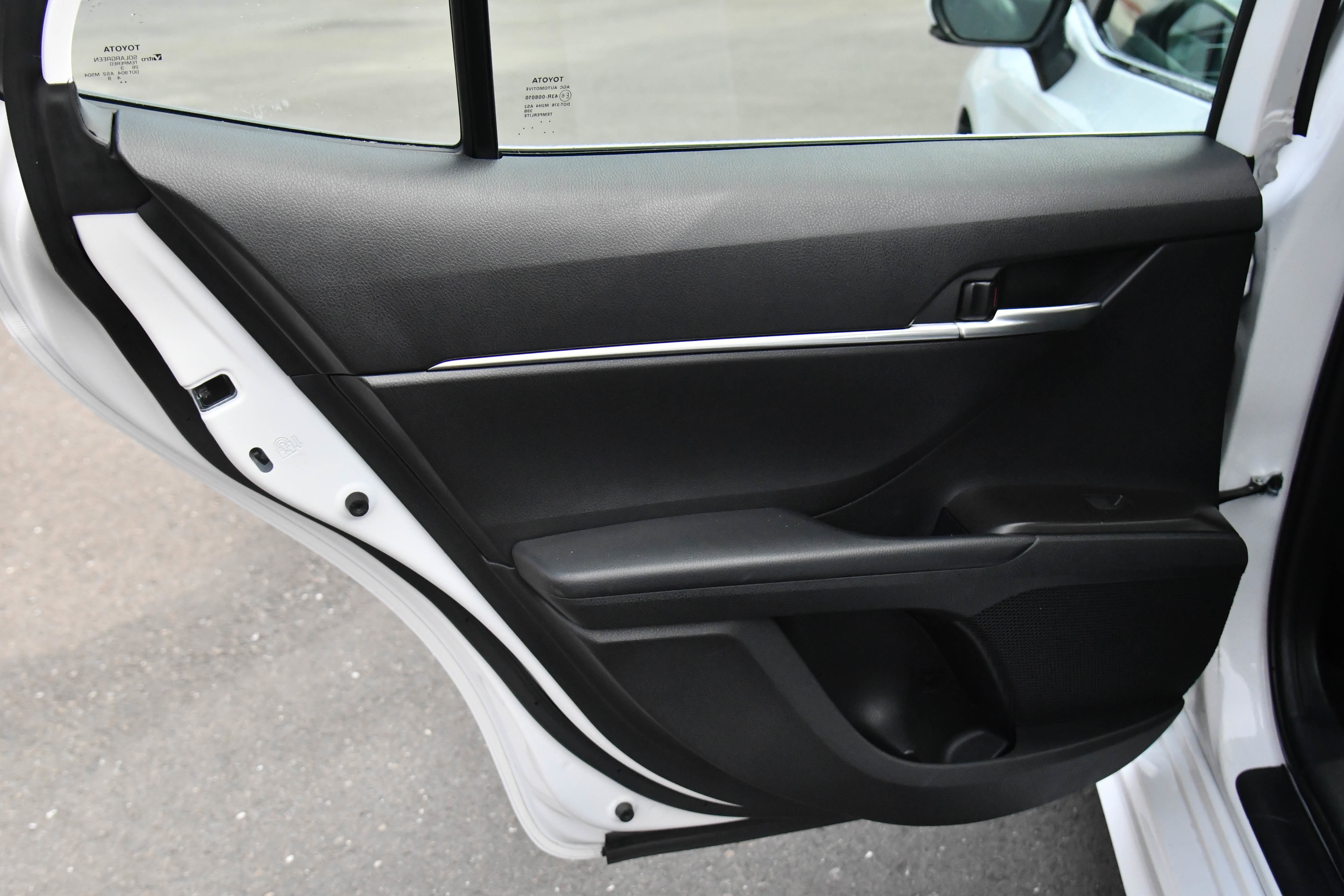 Used 2024 Toyota Camry SE image 32