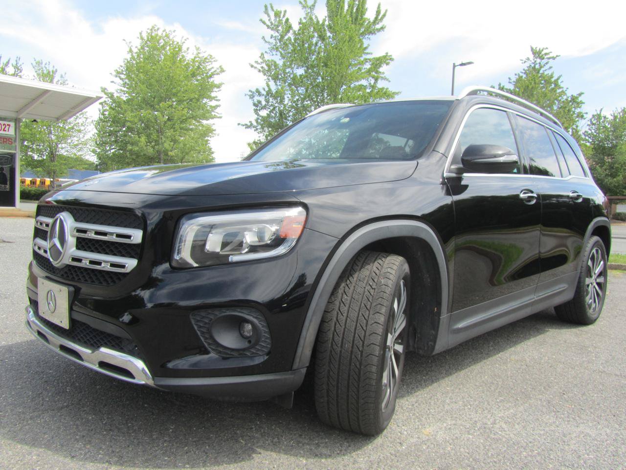 Used 2020 Mercedes-Benz GLB 250 4MATIC w/ Premium Package image 6
