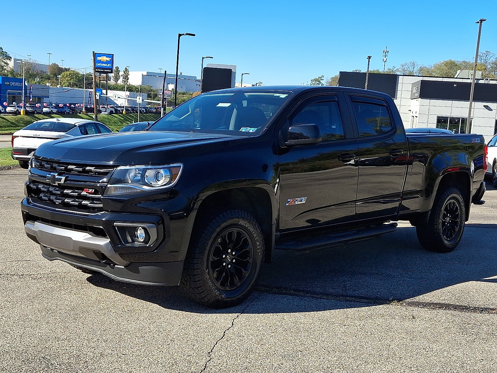 Used 2022 Chevrolet Colorado Z71 w/ Z71 Midnight Edition AWD/4WD image 3