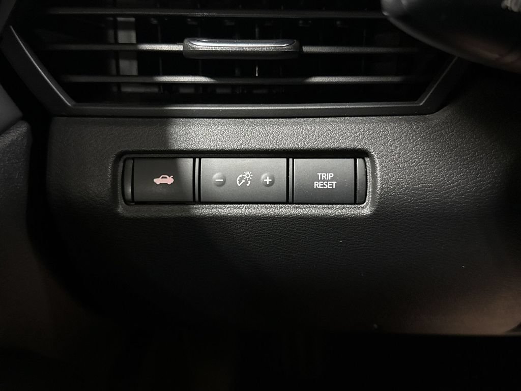 Used 2024 Nissan Altima 2.5 SV FWD image 18