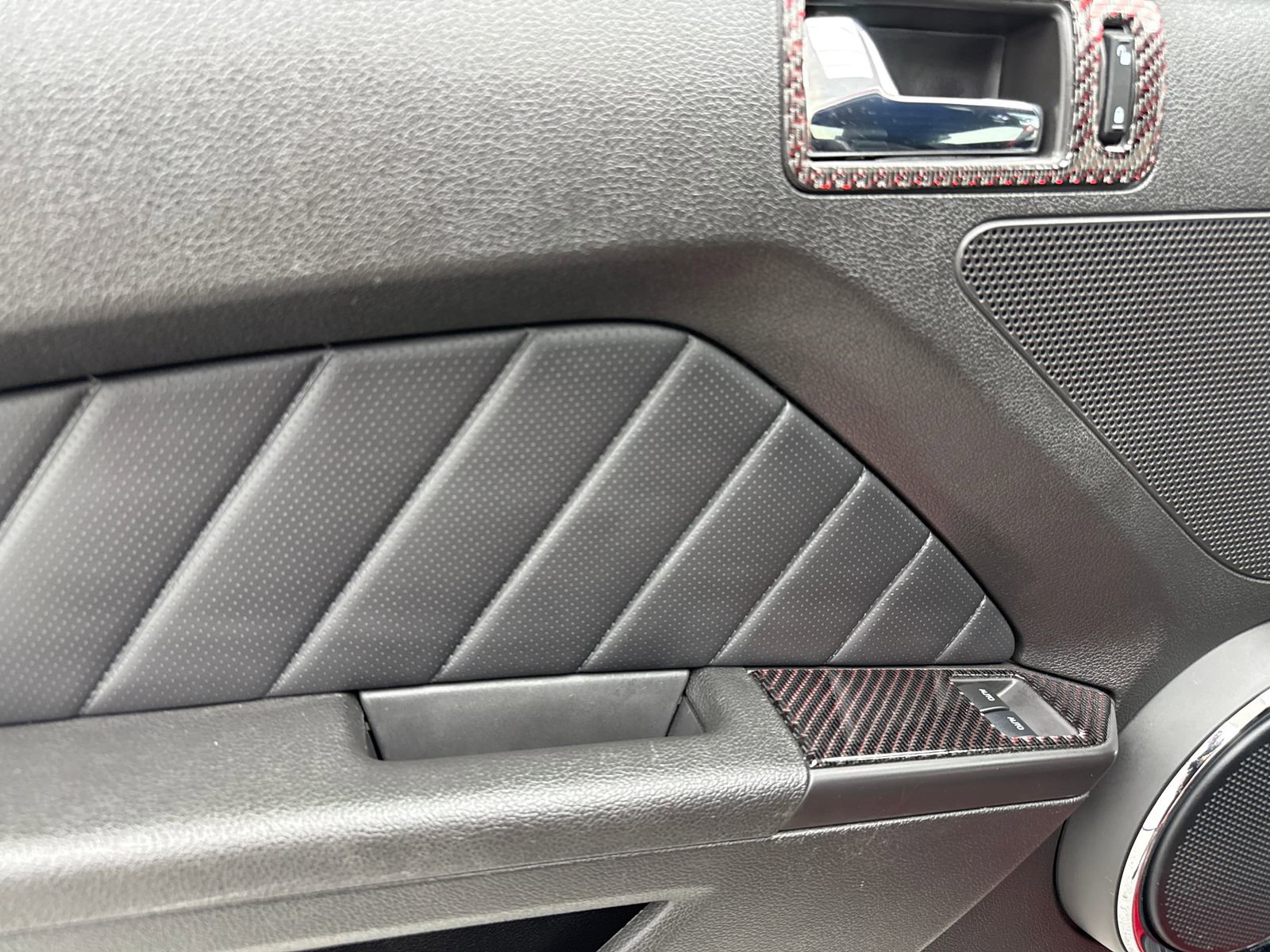 Used 2013 Ford Mustang GT Premium w/ Comfort Pkg image 36