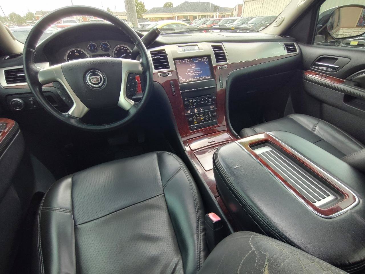 Used 2012 Cadillac Escalade Luxury RWD image 31