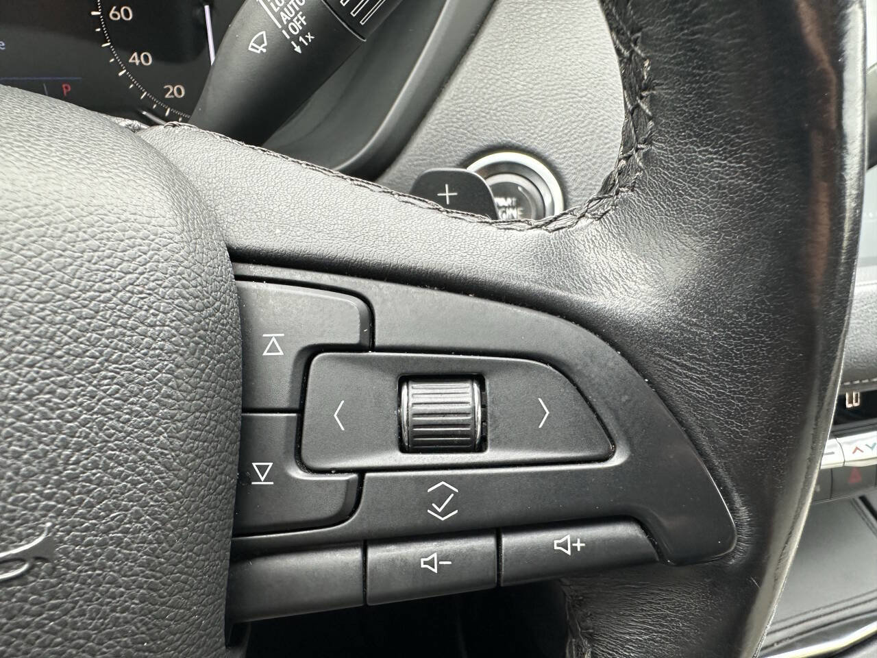 Used 2019 Cadillac XT4 Premium Luxury w/ Cold Weather Package image 28
