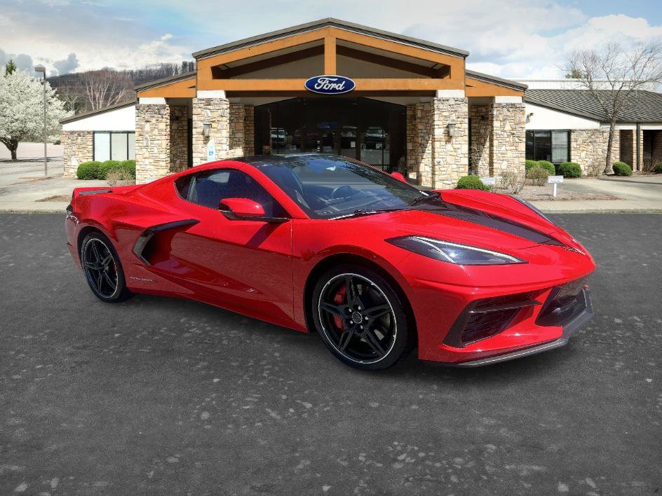 Used 2021 Chevrolet Corvette Stingray Coupe w/ Z51 Performance Package RWD image 3