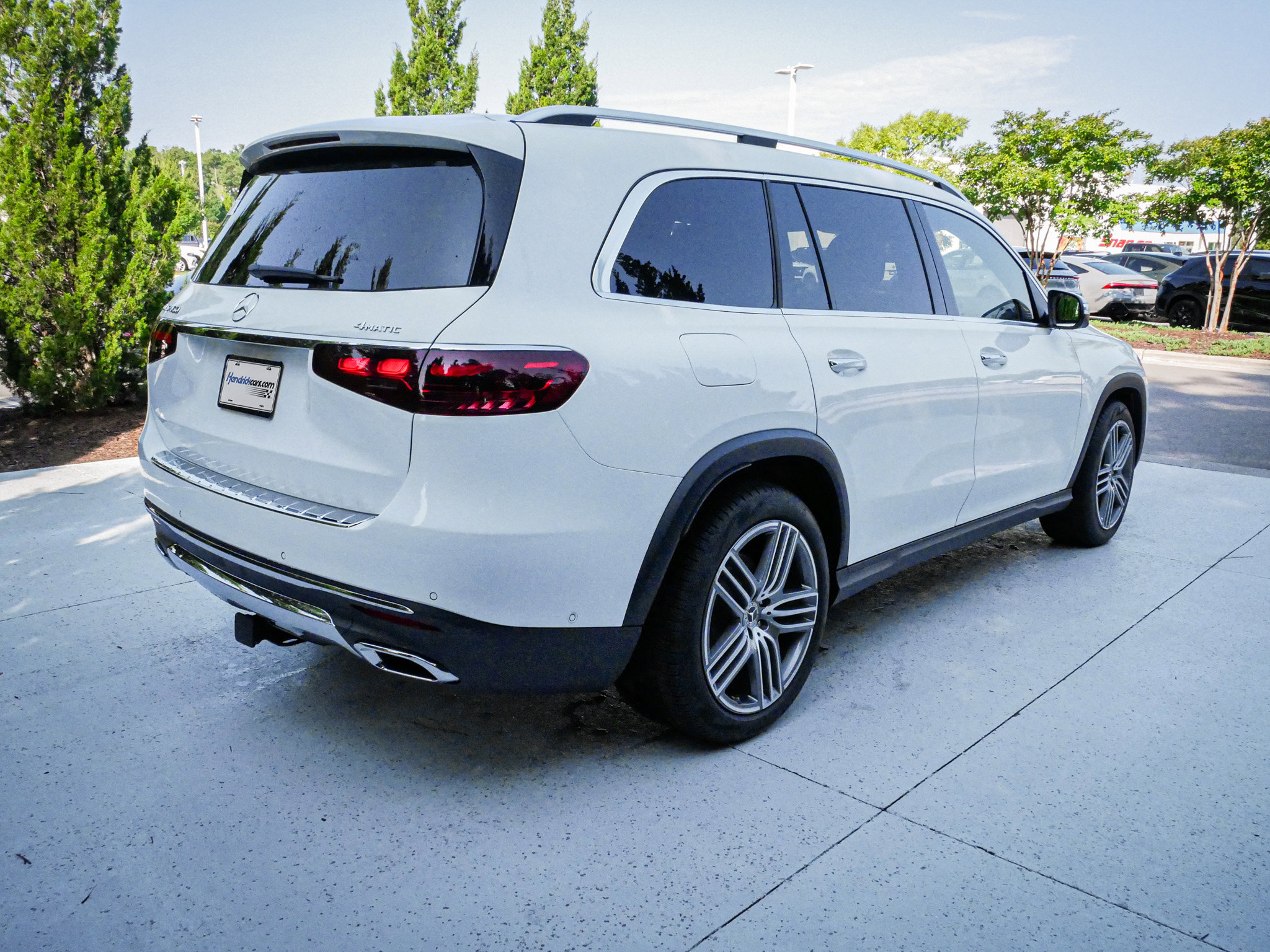 Used 2025 Mercedes-Benz GLS 450 4MATIC image 8