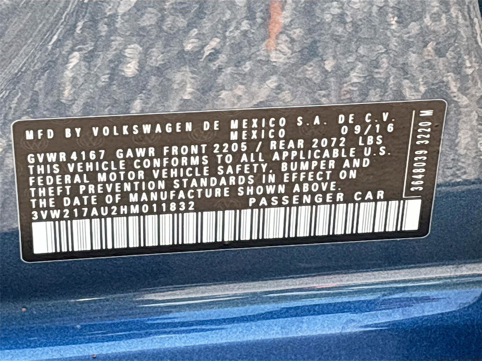 Used 2017 Volkswagen Golf Wolfsburg Edition image 31