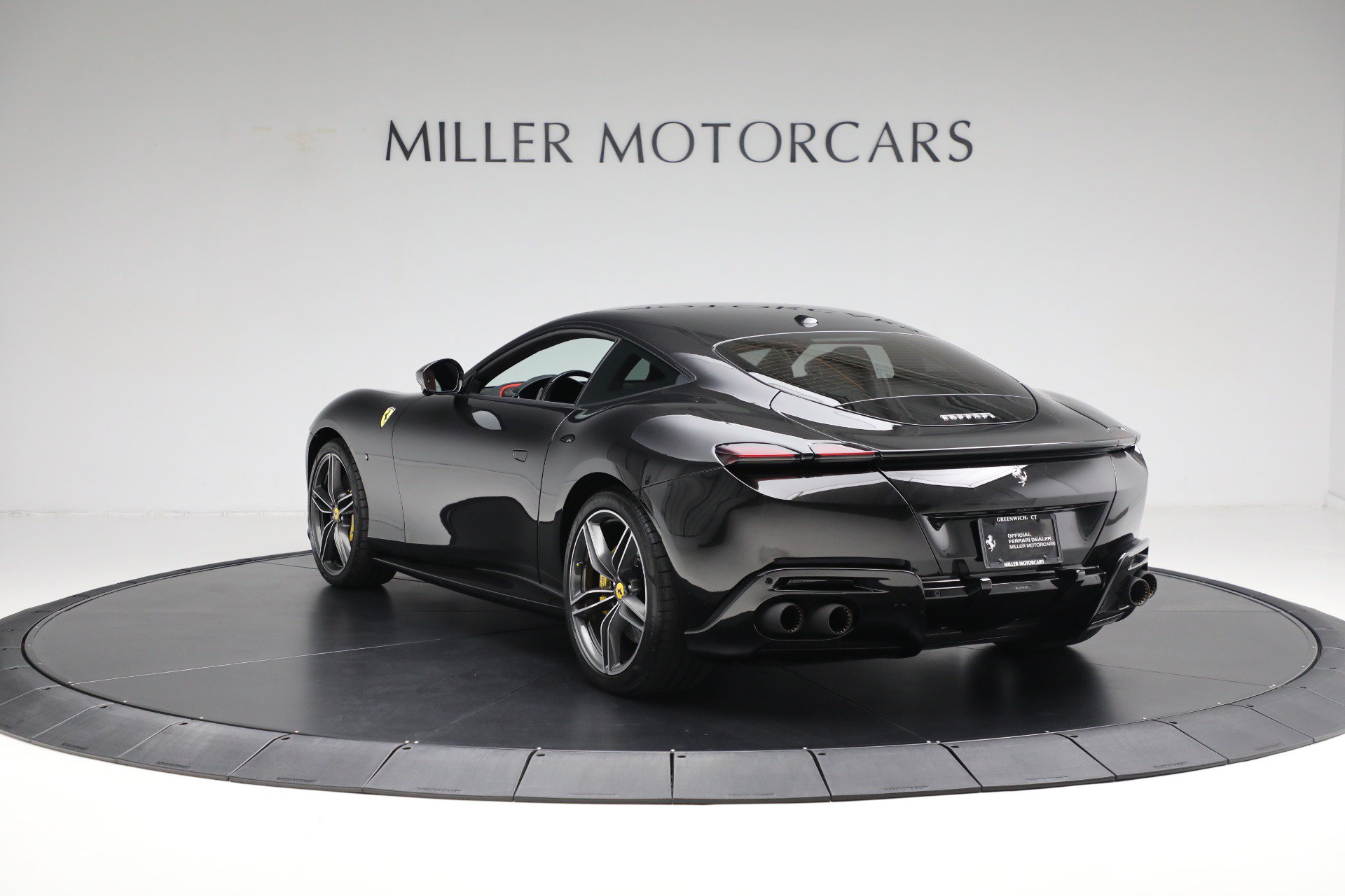 Certified 2022 Ferrari Roma RWD image 5