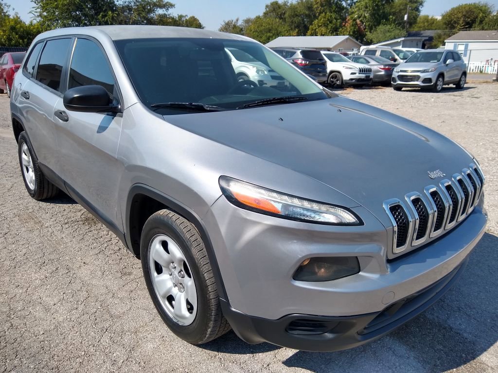 Used 2015 Jeep Cherokee Sport image 2
