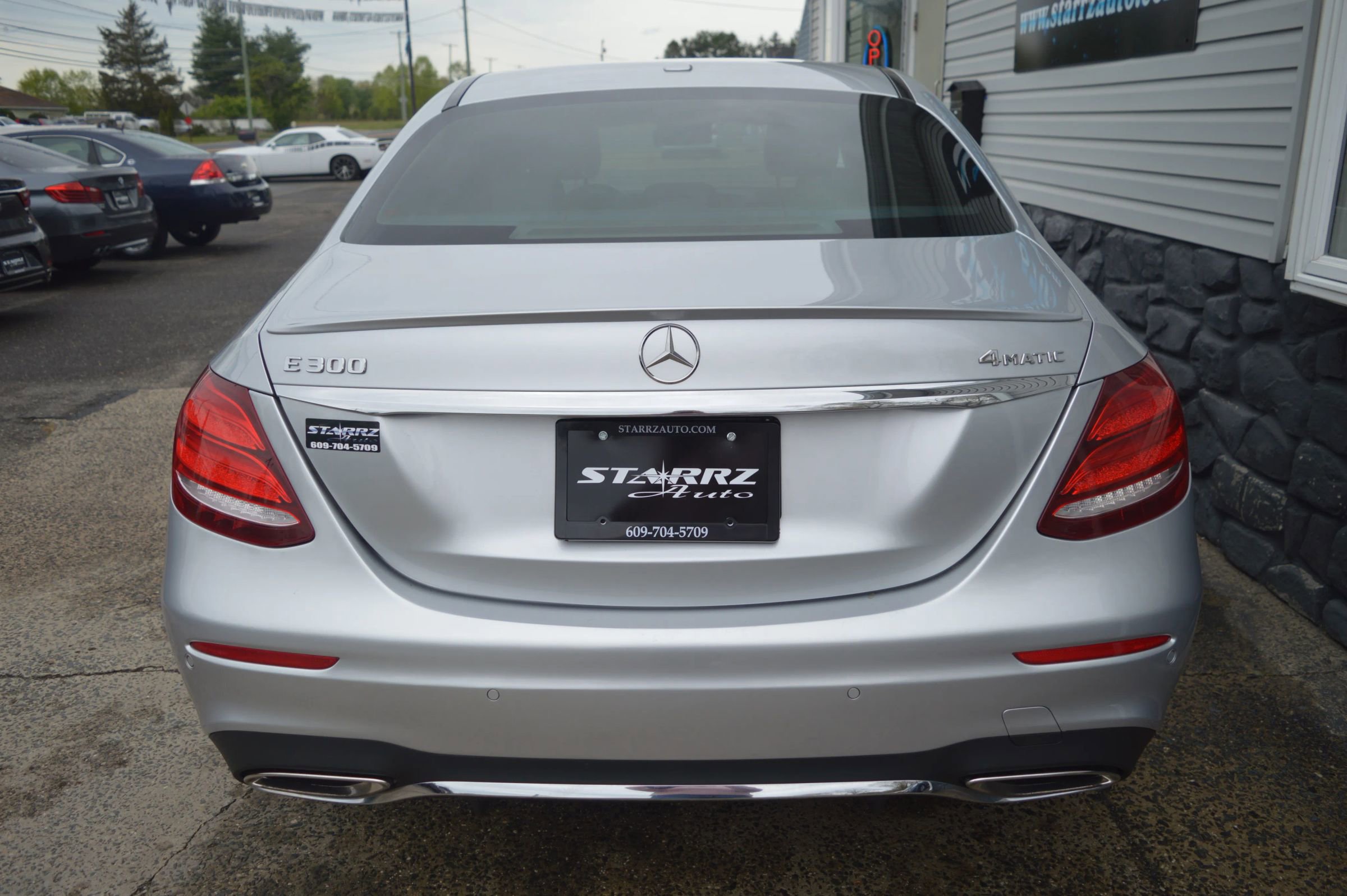 Used 2018 Mercedes-Benz E 300 4MATIC image 4