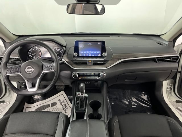Used 2025 Nissan Altima 2.5 SV FWD image 29